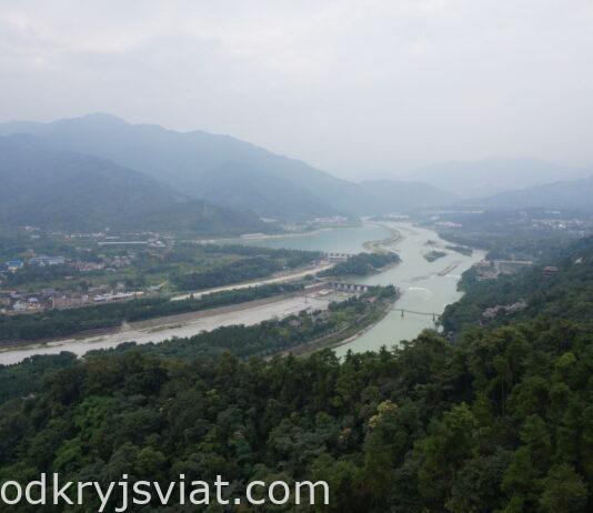 Dujiangyan to chiński starożytny, funkcjonujący do dnia dzisiejszego, system budowli hydrotechnicznych